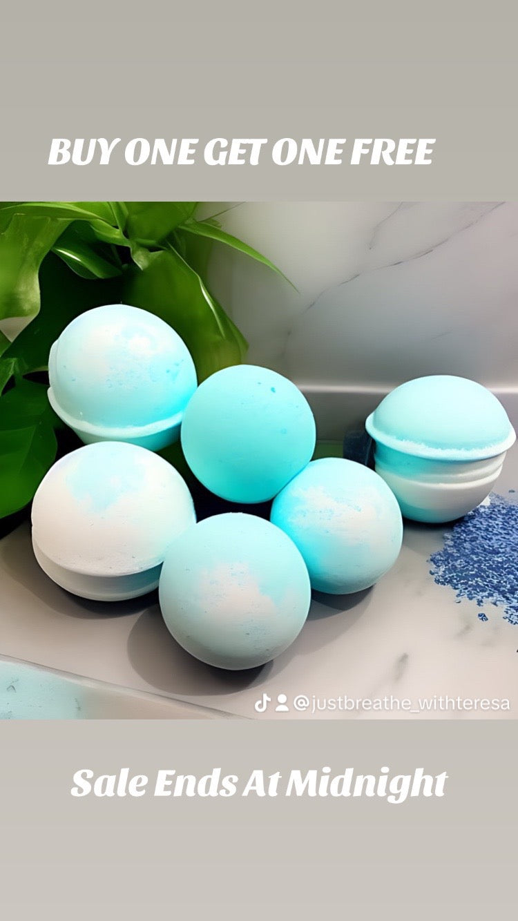 Invigorating Foaming Bath Bomb